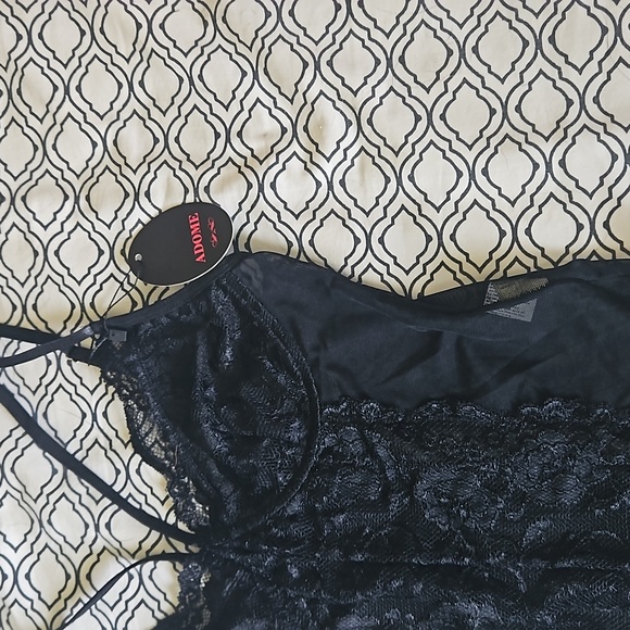 NWT Foxy Lace Gartered bodysuit - Picture 4 of 7